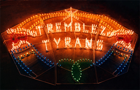 Fernando Sanchez-Castillo, "Tremblez Tyrans" (2002)