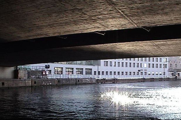 Tour (video still), 2011, One-channel video, color, sound, 53 min. Tour (video still), 2011, One-channel video, color, sound, 53 min.<br class=