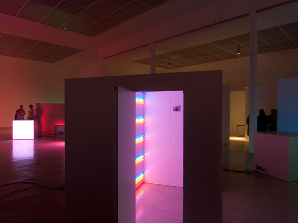 Angela Bulloch, To the Power of Four<br/>Secession, Vienna, 2005. Installation View<br/>� Angela Bulloch, courtesy Engholm Engelhorn Galerie, Vienna<br/>