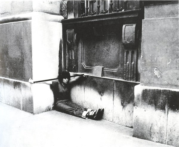 K�rperkonfigurationen, Einf�gung, 1976<br/>B/W photograph, 41,5 cm x 60,6 cm <br/>Edition: 1/3 <br/>