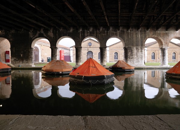 GAGGIANDRE, 2009<br/>18 life rafts, 17 microphones, 24 loudspeaker, 12 hornspeaker. Arsenale, 53. Biennale di <br/>Venezia 2009 <br/>